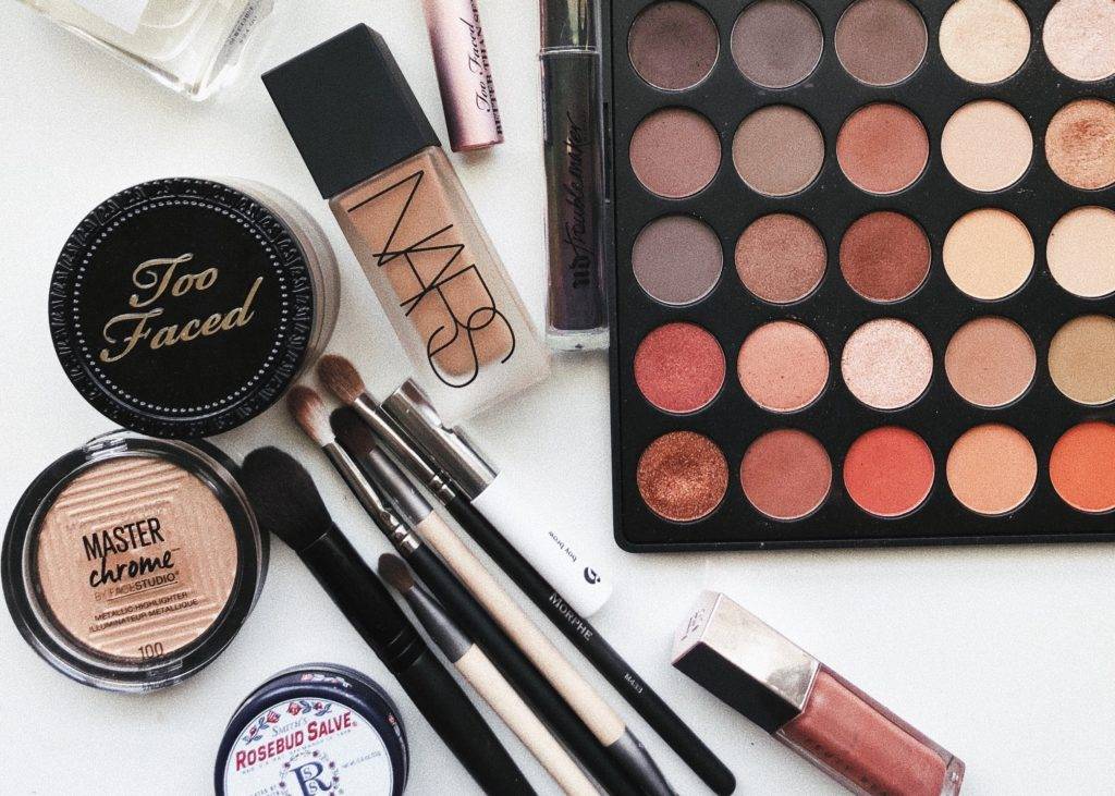 Makeup pour débutantes : les produits essentiels à avoir !